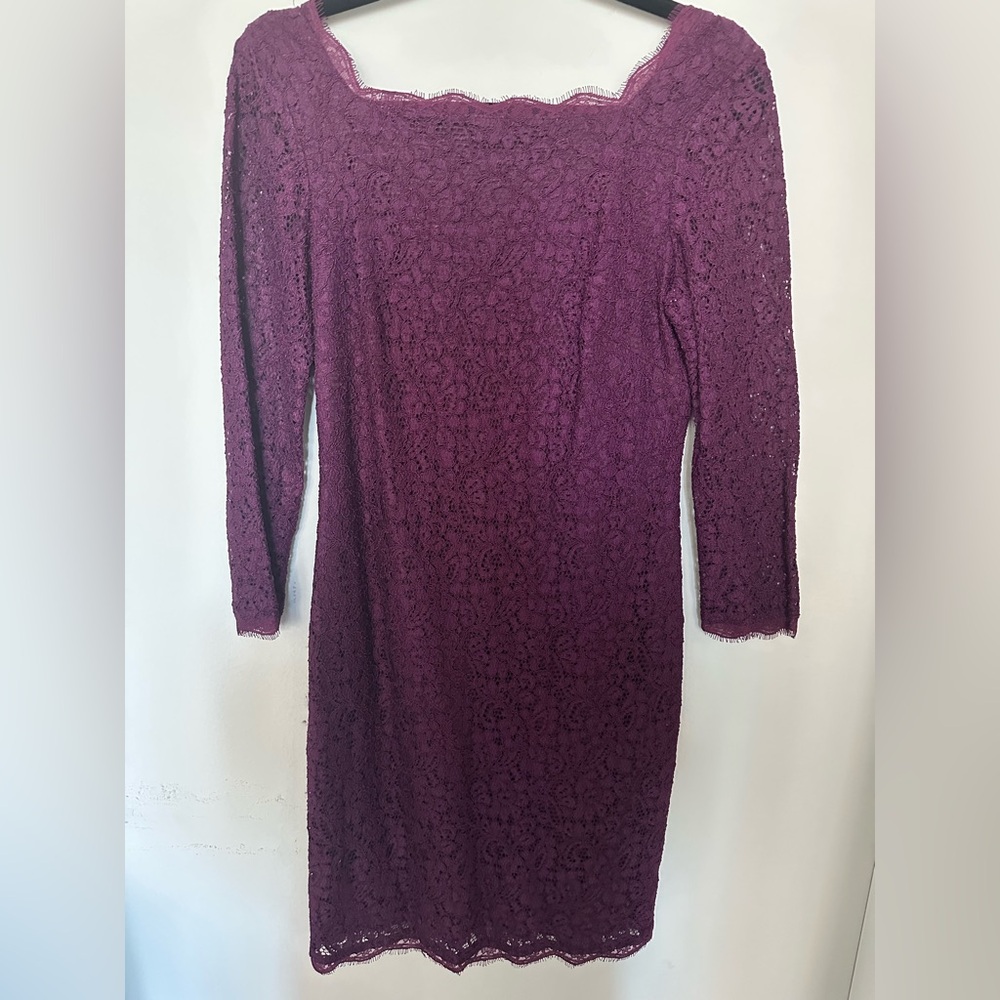 Gorgeous Adrianna Papell lace overlay dress size 4